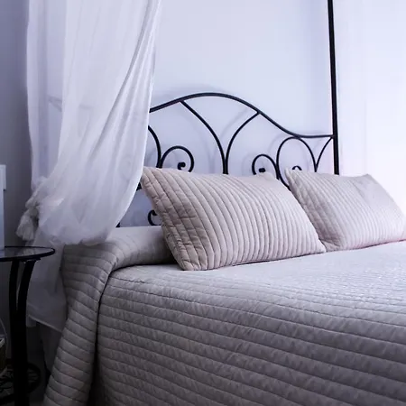 Interno 4 Rome